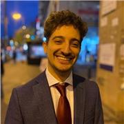 Laureato in Lettere Classiche e laureando in Filologia Classica impartisce ripetizioni e lezioni in materie umanistiche