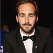Director, actor, productor y guionista de cine. Estás clases pueden servir para personas que quieran comenzar a hacer sus primeros trabajos cinematográficos, como para aquellos que buscan profundizar más en el séptimo arte