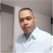 Profesor normalista, de profesión sociólogo, a estudiantes de primaria y secundaria