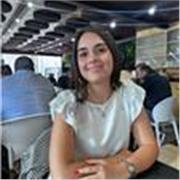 Profesora de inglés para niños de primaria, cuento con titutlo Cambridge B2