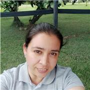 Profesora con capacidad de ayudar en refuerzo escolar