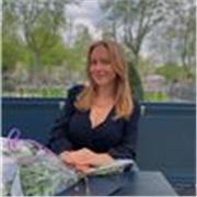 Baby-sitter avec un diplôme Cambridge et en école de commerce international en prof d’anglais