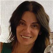 Studente ti scienze della comunicazione iscritta al terzo anno disponibile per lezioni di storia