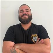 Offro lezioni a ragazzi e ragazze aiutandoli nei loro compiti quotidiani