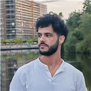 Mohamad, an English teacher for all ages and levels.