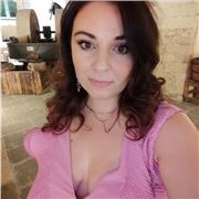 Insegnante di materie artistiche e sostegno, laureata in Archeologia, offre il proprio aiuto per studio e ripetizioni