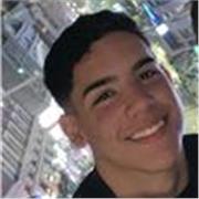 Soy una persona joven, que siempre ha tratado con niños, apoyándolos en sus clases, actividades y tareas. A niños de prima y eso.