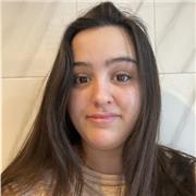 Soy una estudiante de bachiller con muy buena presencia, siempre he ayudado a estudiar a mis compañeros y tengo trucos muy buenos para ayudar a memorizar