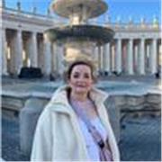 Profesora de inglés con amplia experiencia en la preparación de exámenes Cambridge.