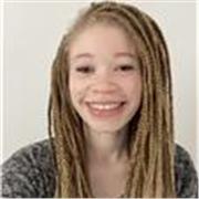 Ich bin eine englische Muttersprachlerin und arbeite als Englisch-Tutorin mit Erfahrung in der Unterstützung von Jugendlichen