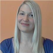 ’m a friendly, supportive English tutor who focuses on helping students feel confident and comfortable using English 😊