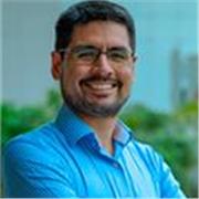 Filósofo con maestría y experiencia universitaria. Especialista en filosofía, ética, humanidades, liderazgo y tutoría académica.