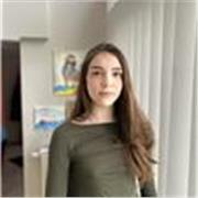 Étudiante en L1 biologie-chimie, pédagogue, patiente et à l’écoute, j’accompagne efficacement les collégiens vers la réussite.
