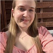 Geduldige, angehende Germanistin bietet Deutsch, Deutsch als Fremdsprache und Englisch Unterricht.