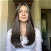 Studentessa di scienze della comunicazione diplomata al liceo linguistico impartisce ripetizioni di materie umanistiche, comprese italiano, inglese e francese