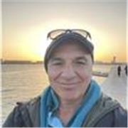 Profesor de piano con  25  años de experiencia ofrece clases particulares para niños y adultos en Barcelona.”