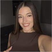 Tengo experiencia en cuidadora de niños y niñas de todas las edades, también un poco como profesora de refuerzo en primaria