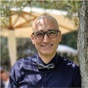 Professionista grafico da oltre 20 anni e studente di design. Preparazione esami per facoltà di  Disegno industriale e Ambientale