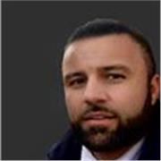 Laureato in economia, dottore commercialista e revisore legale impartisce lezioni di economia aziendale