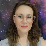 Maestra de inglés en línea con experiencia enseñando a niños y adolescentes