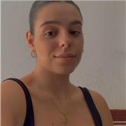 Maestra de Educación infantil, las clases van dirigidas para Infantil y primeros niveles de Primaria.