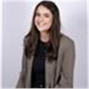 Soy estudiante de Marketing y apasionada por enseñar. Me especializo en matemáticas y economía, para Primaria,ESO  y Bachillerato.