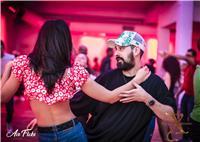 Professeur de Salsa cubaine, Bachata 
Possibilité de cours avec 2 professeurs (homme et femme)
Cours tous niveaux, pour danser en soirée, entre amis, pour une chorée de mariage.