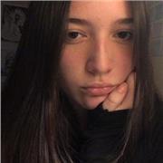 Profesora de historia, política, literatura y biología