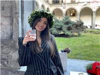 Laureata in filologia moderna impartisce lezioni in italiano, storia e geografia
