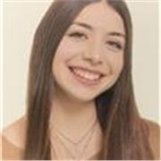 Profesora de valenciano y castellano (nativa en ambas). Me encanta la enseñanza y los niños. Y podría desplazarme para dar clases
