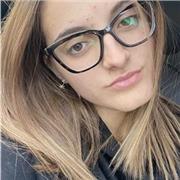 Studentessa con un’ottima media in economia turistica, disposta ad aiutare tutte le persone che non capiscono bene questa materia