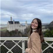 Sono una studentessa universitaria in Scienze della Mediazione Linguistica e, studiando tedesco, spagnolo e inglese, offro lezioni presenziali e online