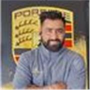 Profesor de español y enseño a  todos los extranjeros que necesite de mi trabajo 