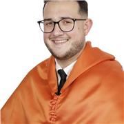 Me defino como una persona proactiva y que tiene ganas de enseñar a los demás y aplicar mis conocimiento ayudando a los demás