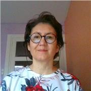 Passionnée d'Anglais, j'ai vécu 3 ans à Londres et décroché le Certificate of proficiency. Je propose donc de vous aider à progresser en anglais, que vous soyez collégien, lycéen ou bien adulte, avec pédagogie et patience