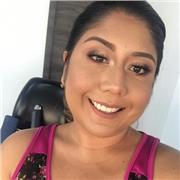 Profesora de Español y Ciencias imparte clases a niños de todas las edades