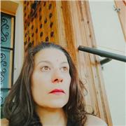 Profesora de inglés con más de 10 años de experiencia. Clases particulares como en grupo. He enseñado clases de adultos como niños