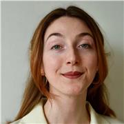 Giovane insegnante poliglotta propone ripetizioni e aiuto compiti di inglese, francese e spagnolo per scuole medie e superiori