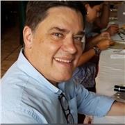 Profesor de Lengua, Historia, Filosofía, Historia del Arte y Latín y Griego con el título del CAP