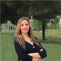 Profesora de Derecho Ambiental y de idiomas
