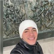 Profesor entrenador personal para apto para todas las edades apasionados por él bienestar y salud mental y física 