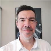 Passionné de communication et marketing, je forme des étudiants de niveau bac+2 et +3 sur les métiers du marketing digital !