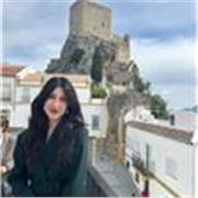 Profesora titulada en Filología Inglesa. Cuento con experiencia preparando exámenes de b1 y b2 de Cambridge, ESP y clases de apoyo