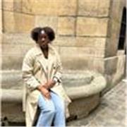 Actuellement élève en L2 de droit, je peux vous aider notamment sur la méthodologie