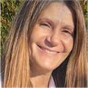 Educadora con formación para acompañar niños con dificultades en el aprentisajes y autismo .
