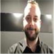 Profesor de geografía e historia por la universidad de málaga.