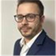 Profesor de inglés dinámico para todas las edades . Llevo 4 años preparando a niños y adultos . 