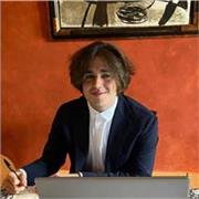 Laureato magistrale in Scienze Filosofiche insegna materie umanistiche! Lezioni di Latino, Greco, Italiano, Filosofia e Storia