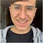 Giovane designer studioso di marketing con votazione massima all’esame offre lezioni di fondamenti di marketing online per chiunque voglia iniziare ad avere delle basi in materia ed interessarsi ad un campo che oggigiorno risulta essere mol