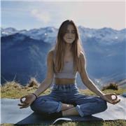 Professeure de Yoga de Vinyasa et Yin pour tous niveaux